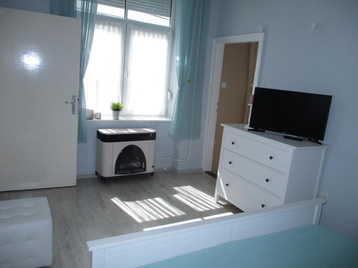 Ferencesek Apartman Печ Экстерьер фото