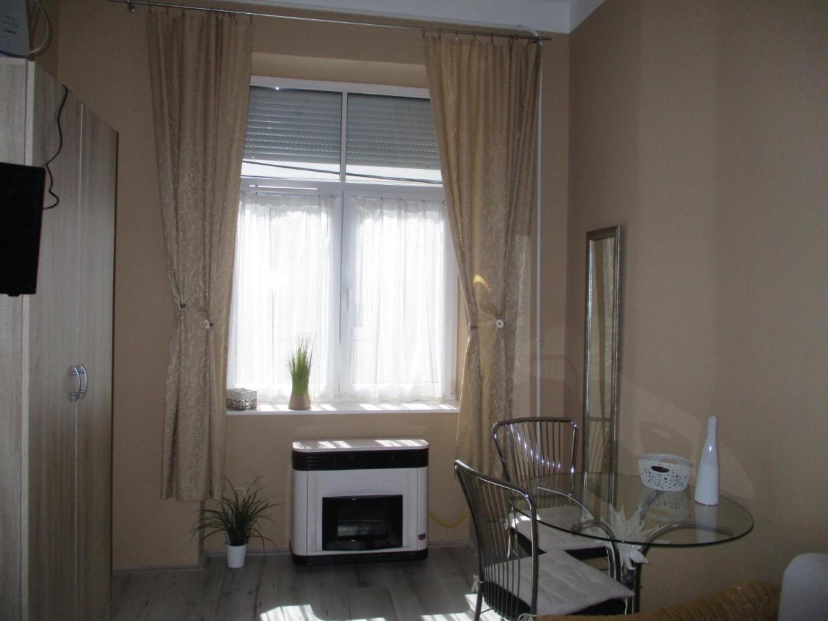 Ferencesek Apartman Печ Экстерьер фото